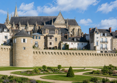 Vista de Vannes con muralla, jardines y edificios históricos levantados sobre el antiguo territorio de Darioritum.
